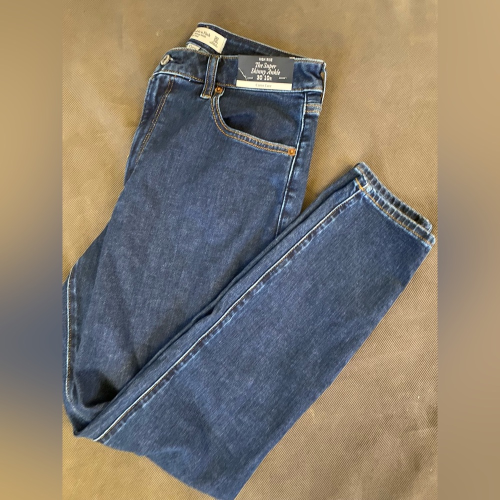 Abercrombie and Fitch high rise super skinny ankle Curve love tags still on